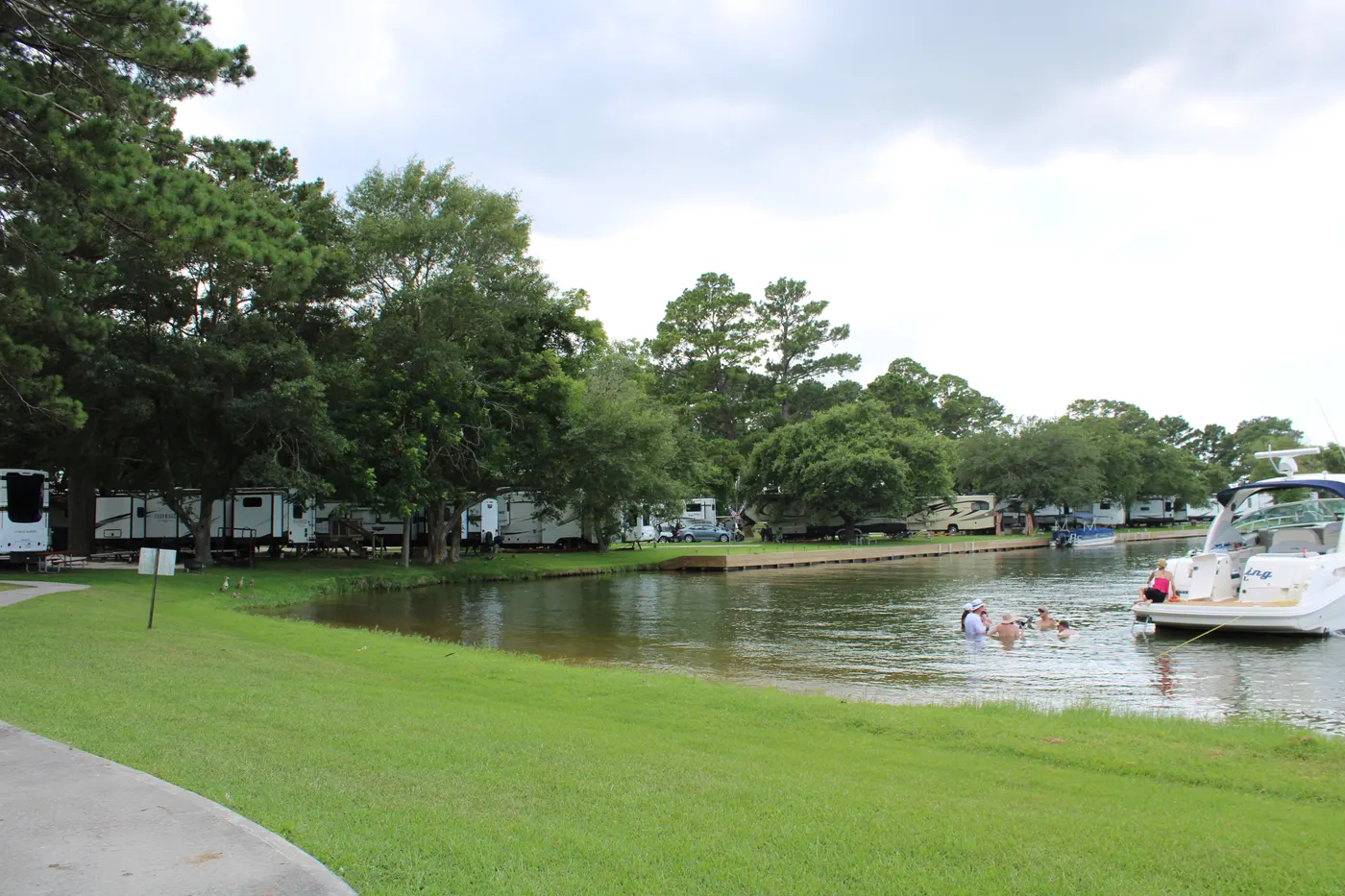 Sunset Shores RV Park on Lake Conroe — photo 12