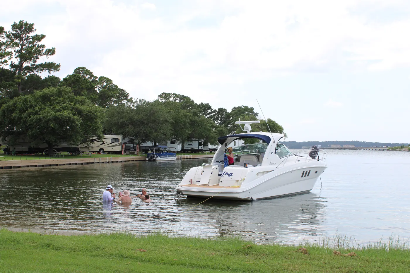 Sunset Shores RV Park on Lake Conroe — photo 14