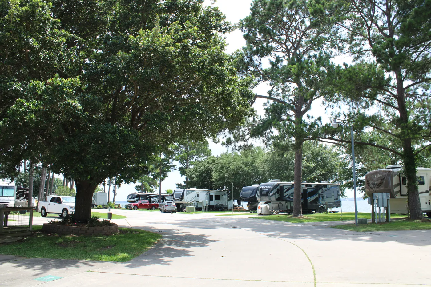 Sunset Shores RV Park on Lake Conroe — photo 23