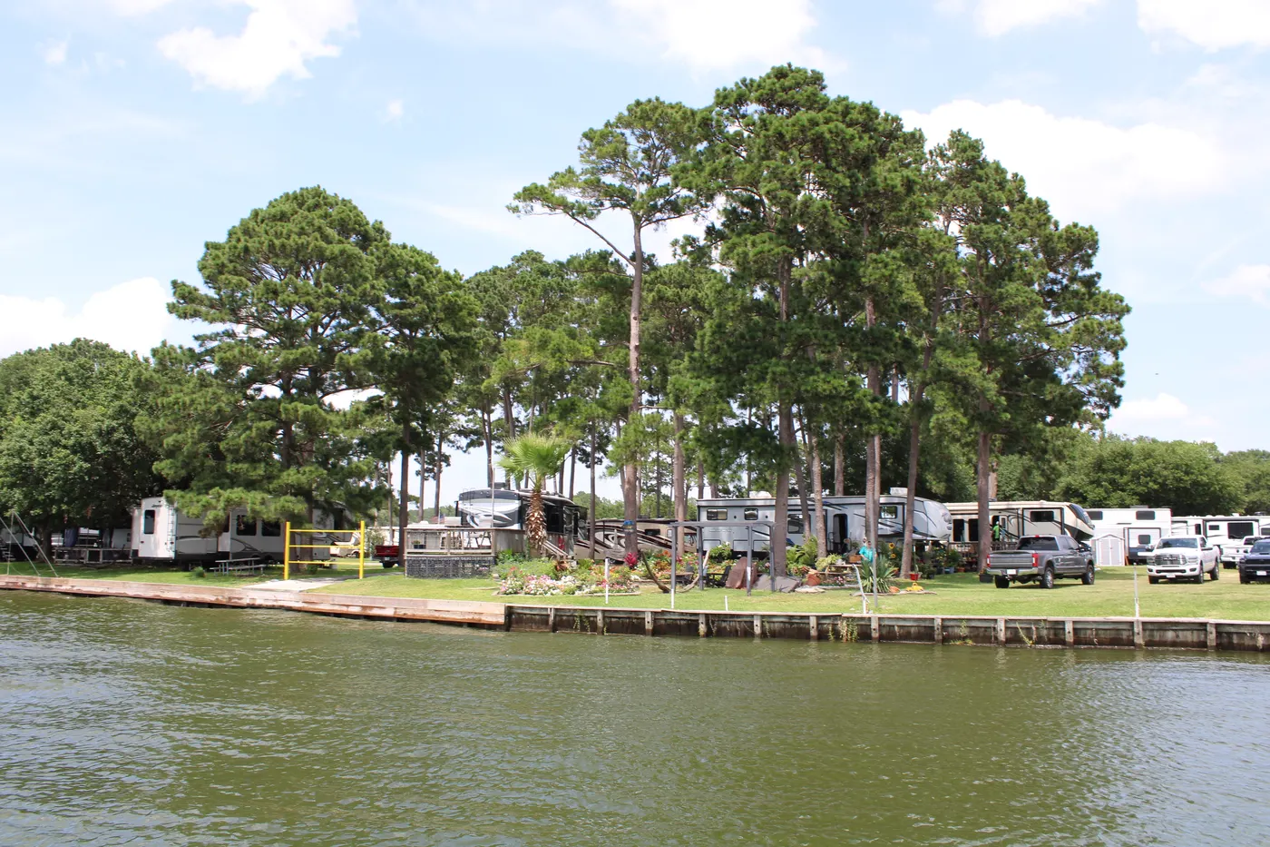 Sunset Shores RV Park on Lake Conroe — photo 28