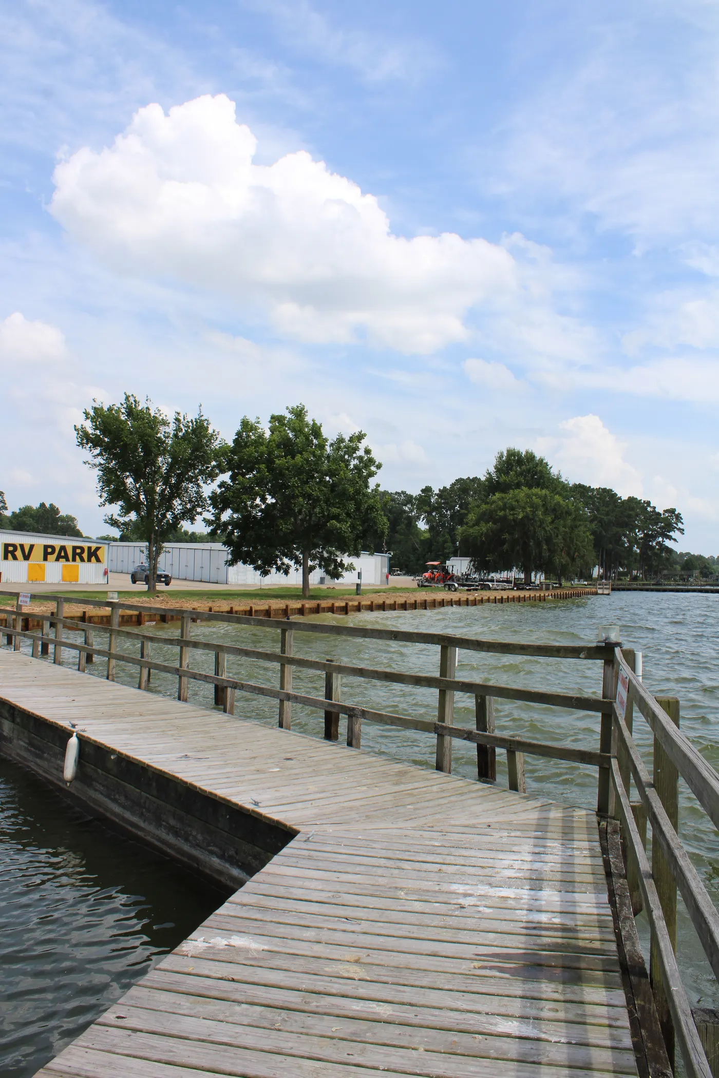 Sunset Shores RV Park on Lake Conroe — photo 32