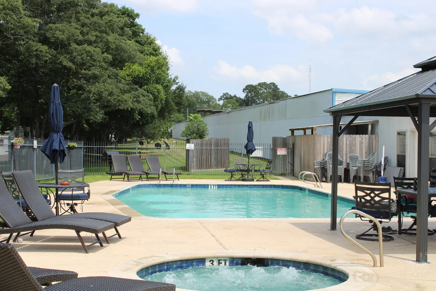 Sunset Shores RV Park on Lake Conroe — photo 34