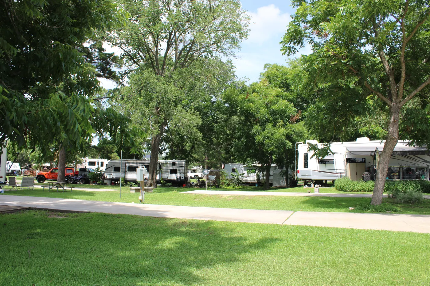 Sunset Shores RV Park on Lake Conroe — photo 35