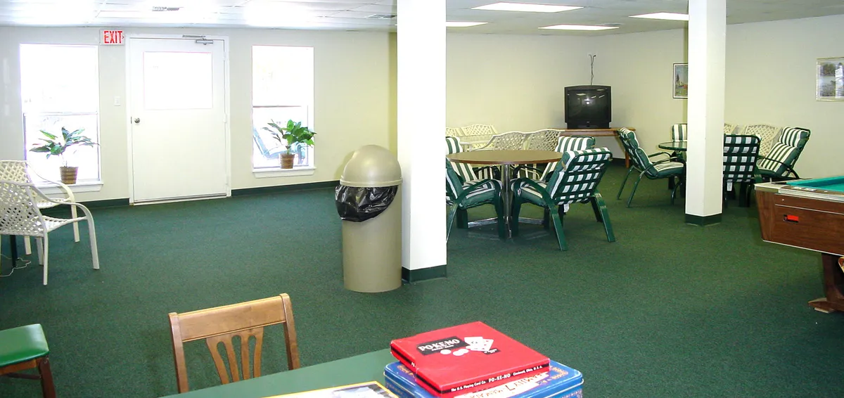 Laundry, Showers & Facilities at Sunset Shores RV Park