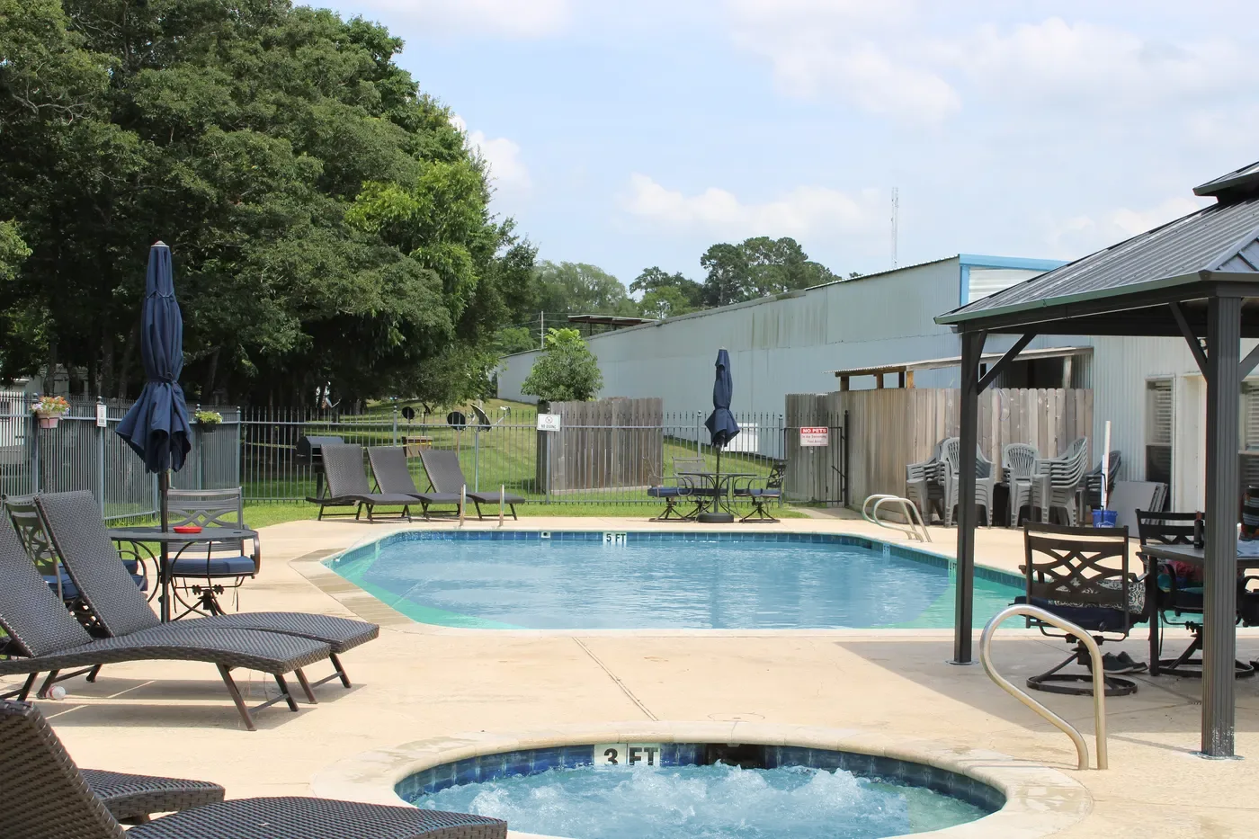 Sunset Shores RV Park on Lake Conroe — photo 30
