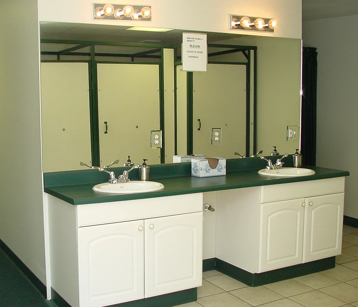 Laundry, Showers & Facilities at Sunset Shores RV Park